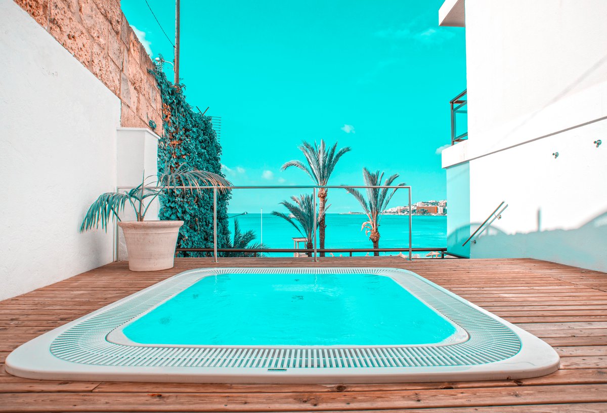 En el marco perfecto solo faltáis vosotros. 
El Be Live Adults Only Marivent os espera. 
¡Haz tu reserva! 🛎👉 bit.ly/2Vb7OEt