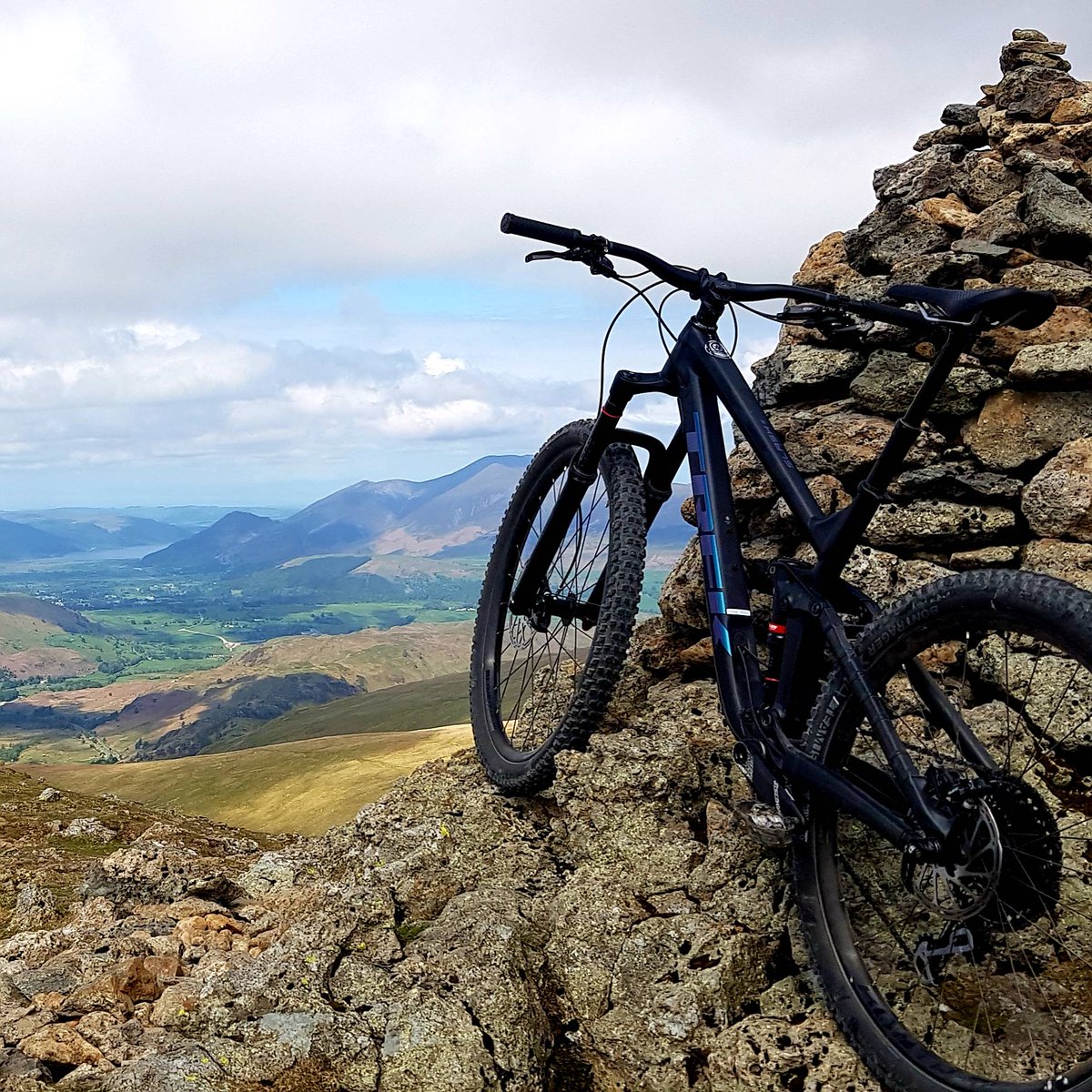 CycleActive's tweet photo. The top of Raise 883m. #lakedistrict #bassenthwaite in the background.
#mountainbikeholiday #cycleactive https://t.co/SgiwdRqdkk