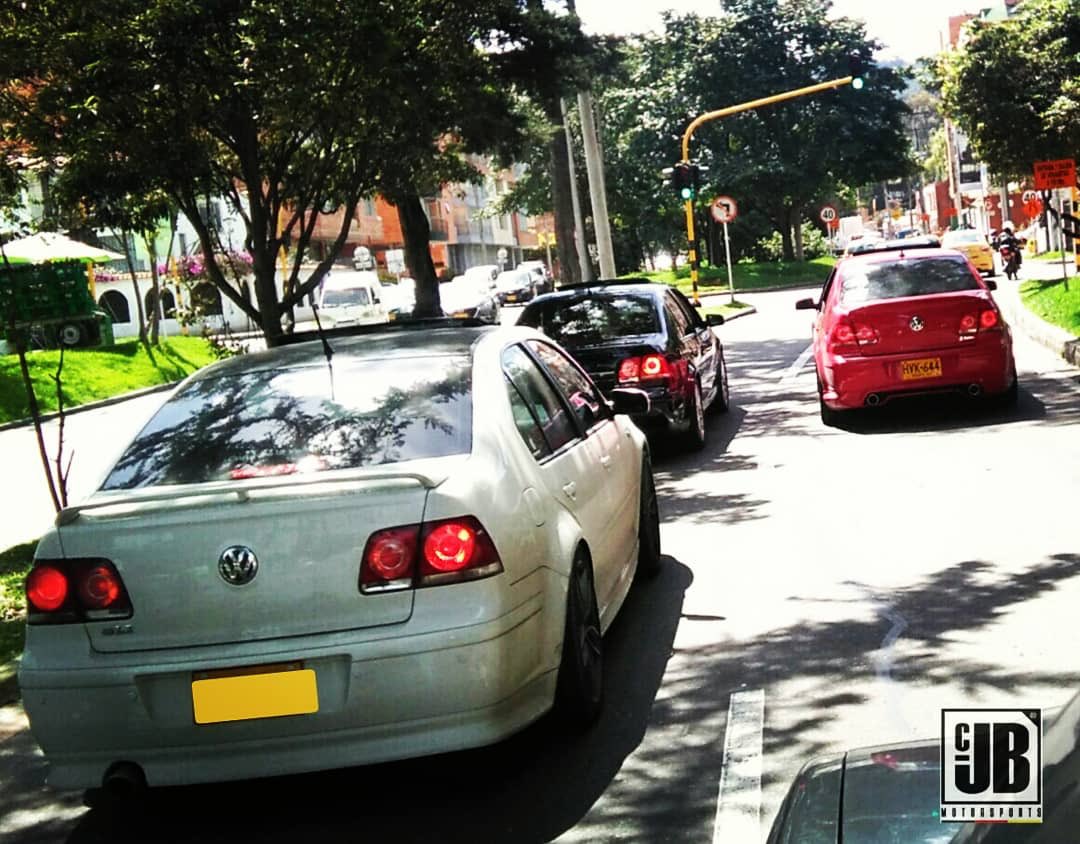 CJBMOTORSPORTS's tweet photo. Marco Caballero nos hace llegar estás imágenes su #VW #Jetta #1_8T #GLI #Mk4_5 #Whitepower #JettaRules #VagGruop #LowLifeStyle #CjbMotorSports #CjbFamily #CjbFriends #VagRules #VagLovers #VagPerformance #VolkStyle #ClubJettaBogota #Colombia https://t.co/pcLMe4mE2f
