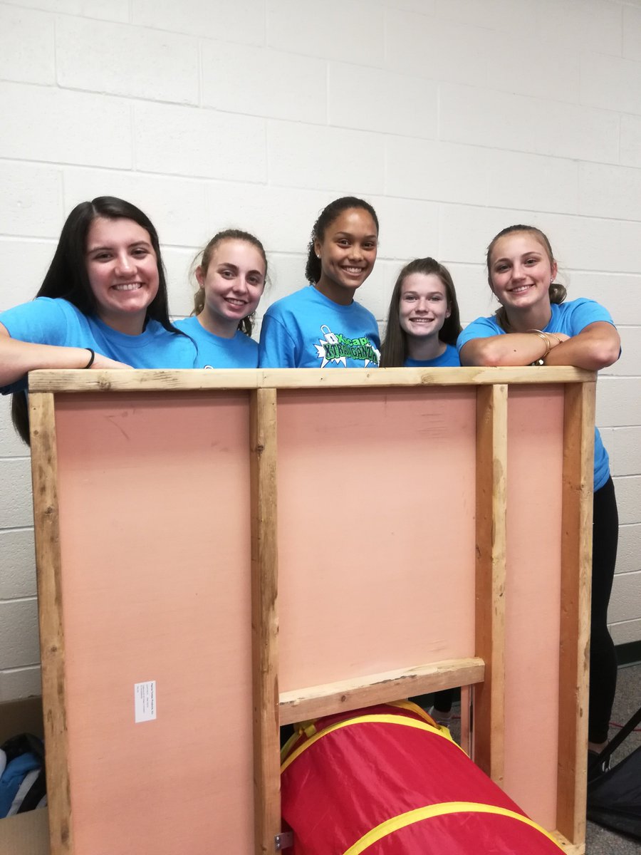 MrBrambley's tweet photo. These #TyroneProud girls first took down the #EverettSD doomsday tunnel and then became the only team to breakout of the Everett forest fire tent! @XscapeEDU #XscapeXtravaganza https://t.co/kaGzDCMCr0