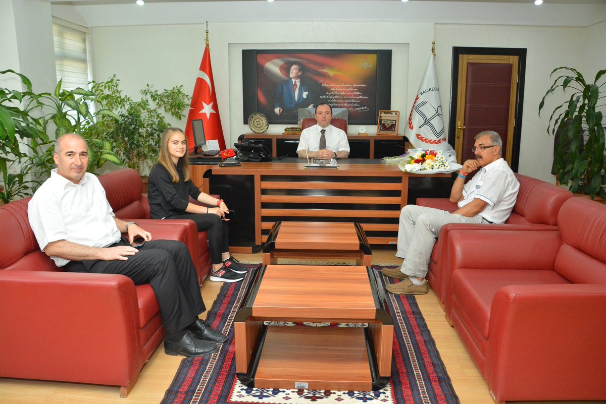 TÜRKİYE ATLETİZM ŞAMPİYONUNDAN MÜDÜRÜMÜZE ZİYARET
balikesir.meb.gov.tr/www/turkiye-at…