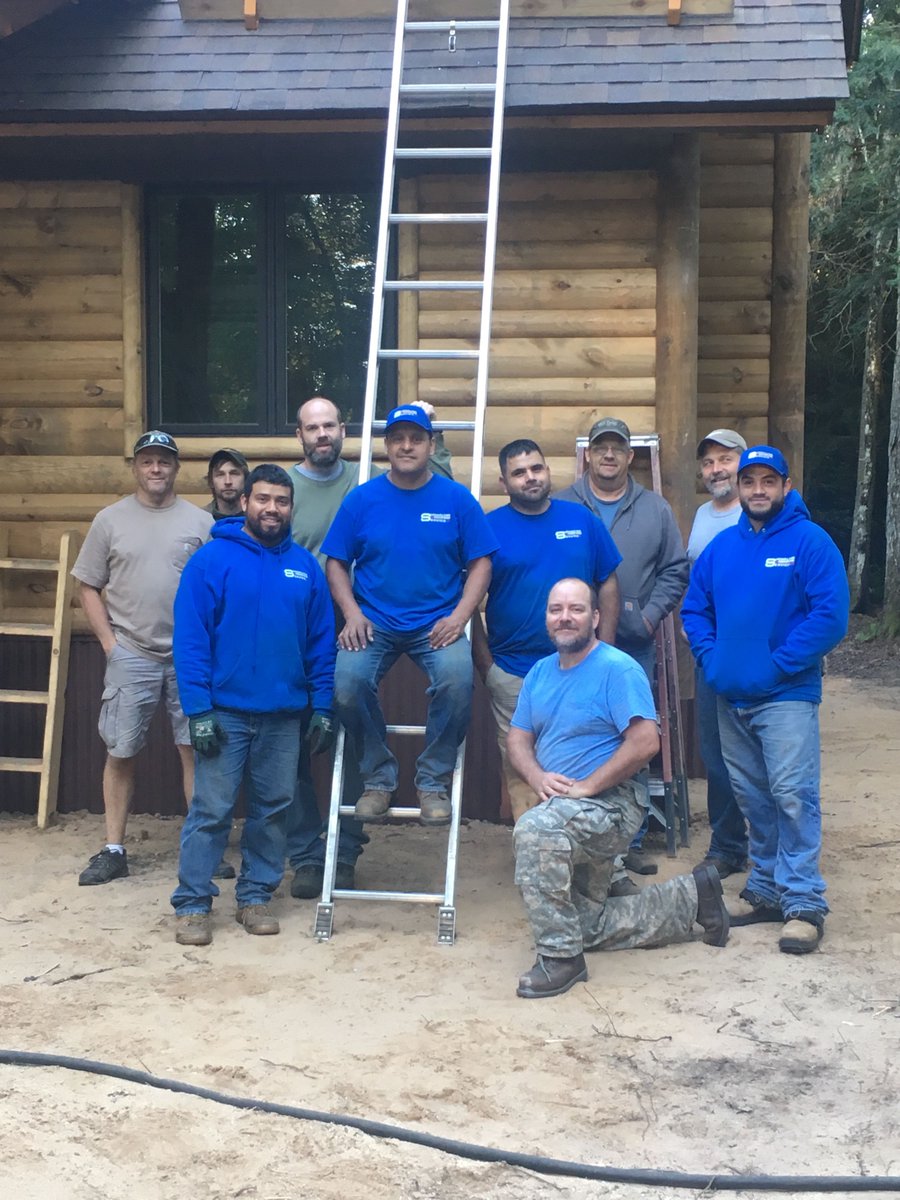 ShowalterRoof's tweet photo. Kicking off #NationalRoofingWeek with some pictures of our team taking time to give back! We're so proud of the entire #ShowalterBlue crew for giving generously of their time and skills! 
-- @NRCAnews @donatetoaroof https://t.co/TvImtYLNUm