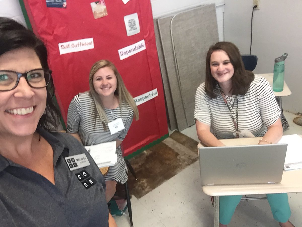 MelissaCAdkins's tweet photo. 1st 19-20 CSF workshop for me! Having so much fun facilitating and learning with these Mississippi Ts at Tech Camp for Teachers. @TeachCode @GoulaGautierSD @lovinmethistime #CSforMS #CSforAll https://t.co/gBrLzuy1tg
