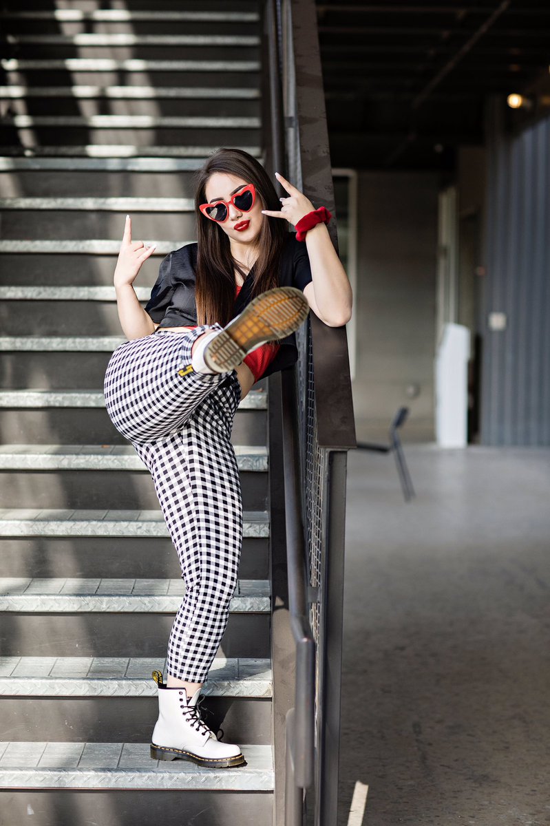 MedeaaaEliseee's tweet image. are we done yet ?? 
cheers to kickin’ high school in the pants 🤪🤘🏻 #SeniorMonday