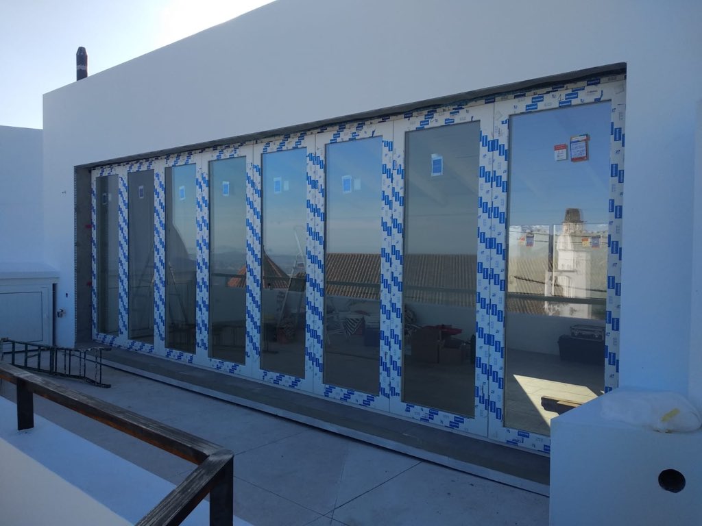 L_Atalaya's tweet photo. Espectacular #openmax de @SUMUMPVC instalada hoy en la #CostaDelSol con un resultado fantástico en un hueco de 6 metros. #FelizLunes #arquitectura #Andalucía https://t.co/B6scAUI52u