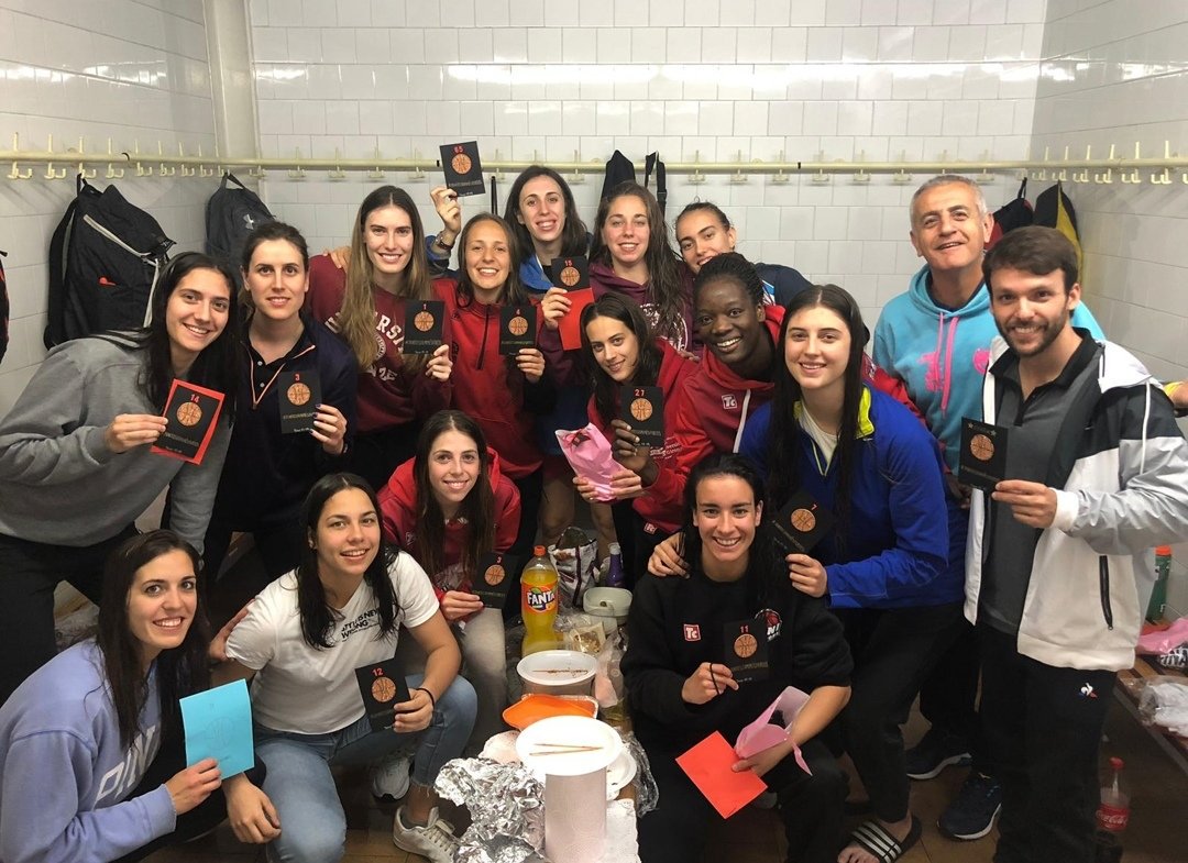 JP_Torralba's tweet photo. Però SOBRETOT, GRÀCIES a elles. Per la complicitat, per l'esforç i la generositat, per creure sempre en una idea i manera de ser, fer i treballar. 🙌👏 GRÀCIES 😊 😁
I sí, som #LF2
I tot és perquè #JuntesSomMésFortes https://t.co/BDpAtpogJk