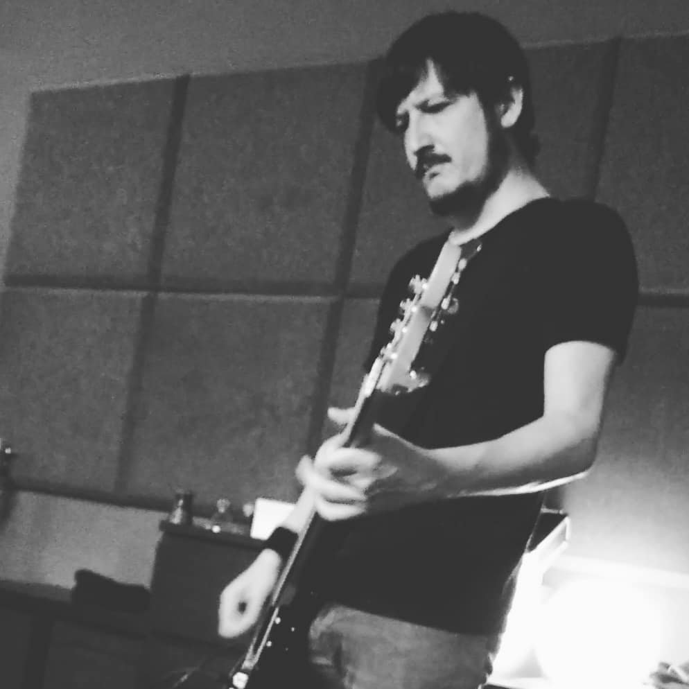 noiseboxband's tweet photo. Fin de semana productivo grabando nuevo material en #MIAstudio
#grabando #NuevaMúsica #alternative #Music #shoegaze https://t.co/VFpH9WOmcX