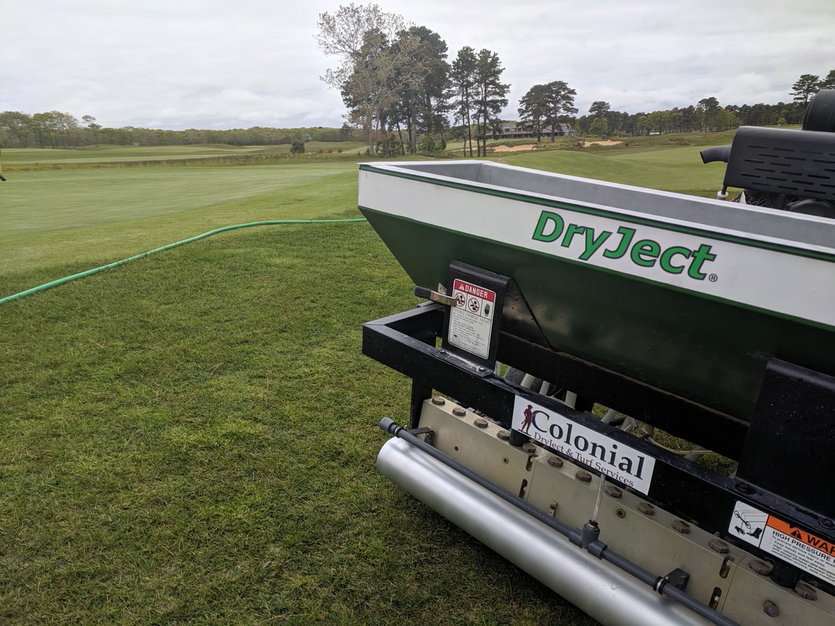 RhizoSorb's tweet photo. Had the pleasure of playing a round at #Vineyard Golf Club thanks to @kev_e_banks the day after #Dryject w/ #RhizoSorb and you couldn't even tell @kmcddryject @ColonialTurf were there! #organic #turf #MarthasVineyard https://t.co/sZx2xCfgbL