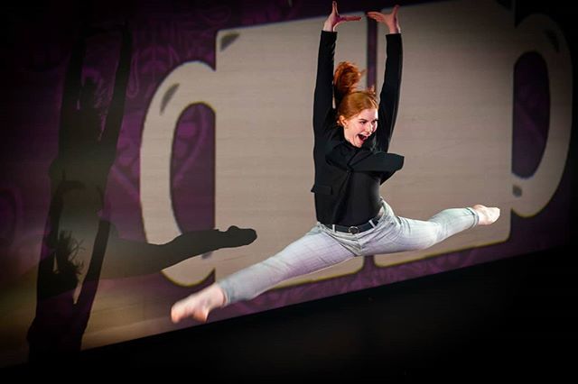 Flying into a new week like @camie_dancer at this past year's @lascasasfdn Joci Awards. New Monday. New Week. New Goals! #mondaymotivation bit.ly/2QIa4h8