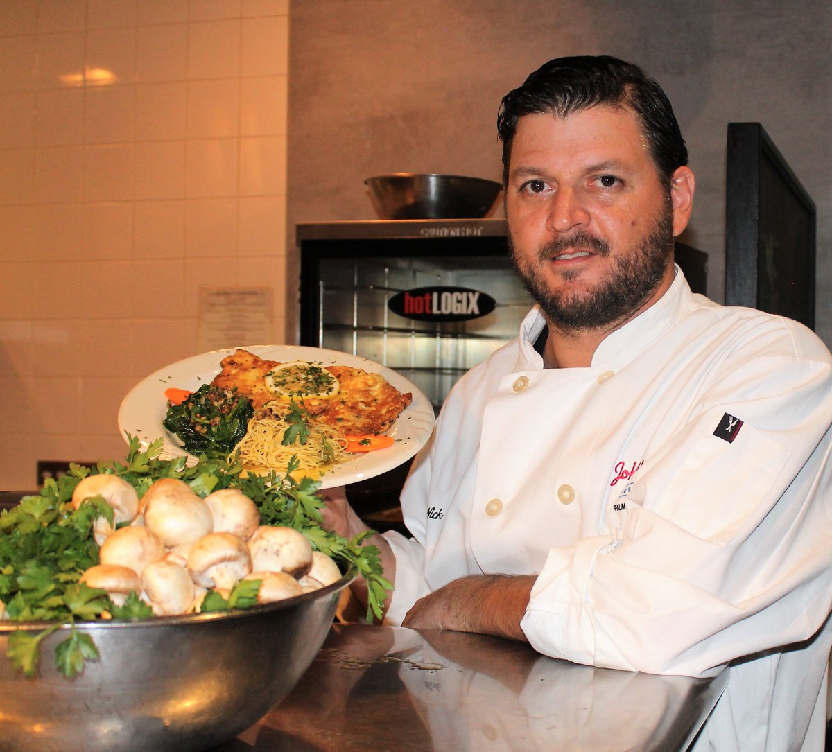 johnnycostasps's tweet photo. #TREAT out tonight. Elevate your dining experience during Greater Palm Springs Restaurant Week at Johnny Costa's making the most of this foodie fest! #uniquelypalmsprings #uniquelyps #DiningMode @OpenTable @dineGPS @GayDesertGuide @PalmSpringsCA @PSpringsChamber @palmspringslife https://t.co/yZbgKpkzqG