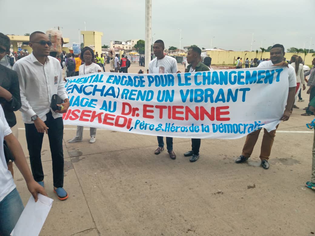 Stade des martyrs.
Le MENCHA toujours au rendez vous pour honorer la mémoire de son Héros, Etienne TSHISEKEDI.