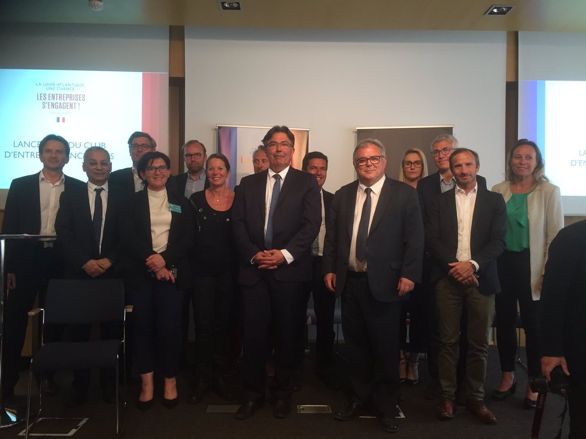 Terminons par la photo des signataires #clubentreprisesinclusives 👏👏 avec <a href="/jeanmarie_marx/">Jean-Marie Marx</a> @Yann_Trichard <a href="/CCINantes/">CCI Nantes St Nazaire</a> <a href="/CorinneBesnard/">Corinne BESNARD</a> <a href="/FCE_Pdl/">Femmes_Pdl</a> <a href="/IsabelleLLeroux/">Isabelle Leroux 🇨🇵🇪🇺 Founder Consulo&Co</a> <a href="/MedefPDL/">Mouvement des Entreprises de France #Paysdelaloire</a> <a href="/BardetAnneStph1/">Anne-Stéphanie Bardet</a> @medef44 <a href="/OlivierRiom/">Olivier RIOM</a> @DirigeantsResp <a href="/CJD_NANTES/">CJD NANTES</a> @Francoispinte <a href="/Airbus/">Airbus</a> <a href="/Prefet44/">Préfet des Pays de la Loire et de Loire-Atlantique</a>