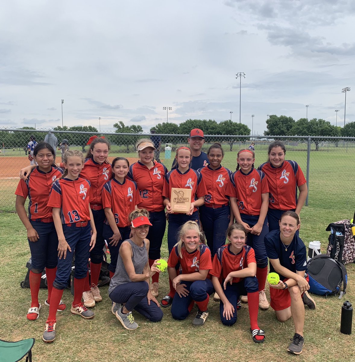 PamDepalma's tweet photo. Lil Saints are Third Place Champs after an amazing pitcher’s duel vs Texas Eclipse. Thanks for an amazing experience @triplecrownokc ! @NCAAsoftball @triplecrownspts #TCOKC https://t.co/W9Zo4iS2Jb