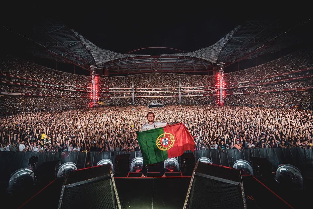 thread to show how powerful is the portuguese crowd ( #dividetourlisbon  @edsheeran)