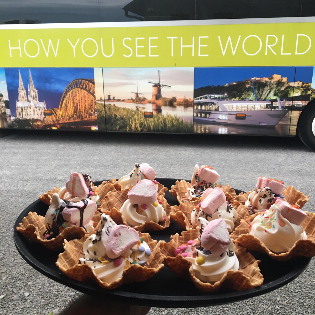 Frozen Yogurt Bar mit zahlreichen Leckereien. #Toppings #events