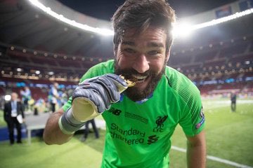 The difference for me! Stoppage time save against Napoli back in December matched by a faultless composed MOTM performance on Saturday <a href="/Alissonbecker/">Alisson Becker</a> #AB1 #no1