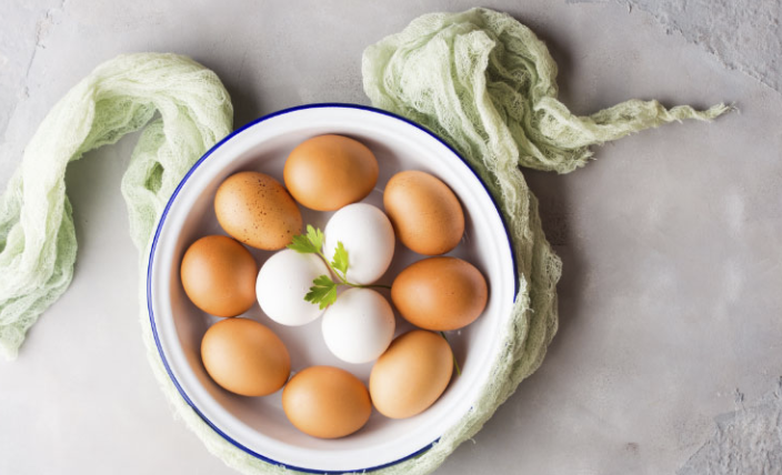 A dozen egg-cellent egg facts and prep tips from an HMR Registered Dietitian 🍳  #NationalEggDay hmrprogram.com/resources/eati…