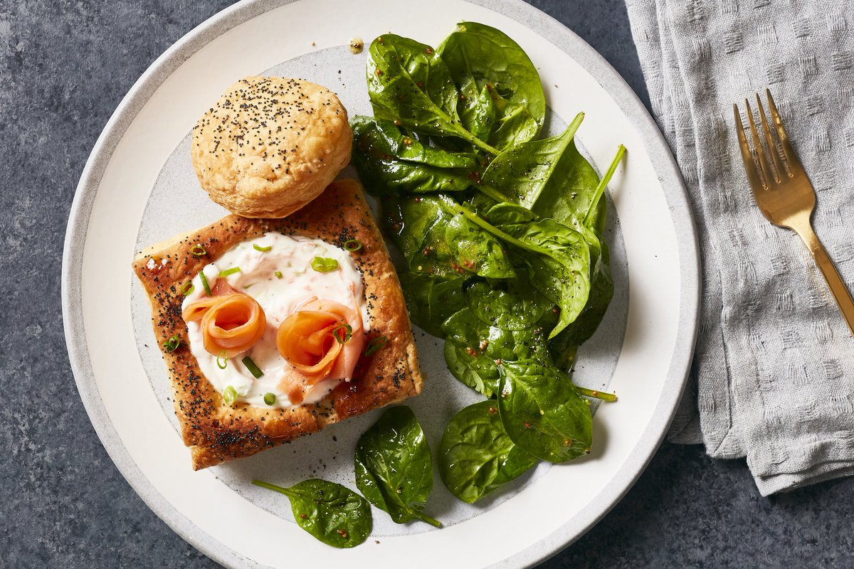 The vol-au-vent is back! This time, drawing inspiration from our favorite Saturday morning breakfast, bagels and lox. bit.ly/2I9AcNX