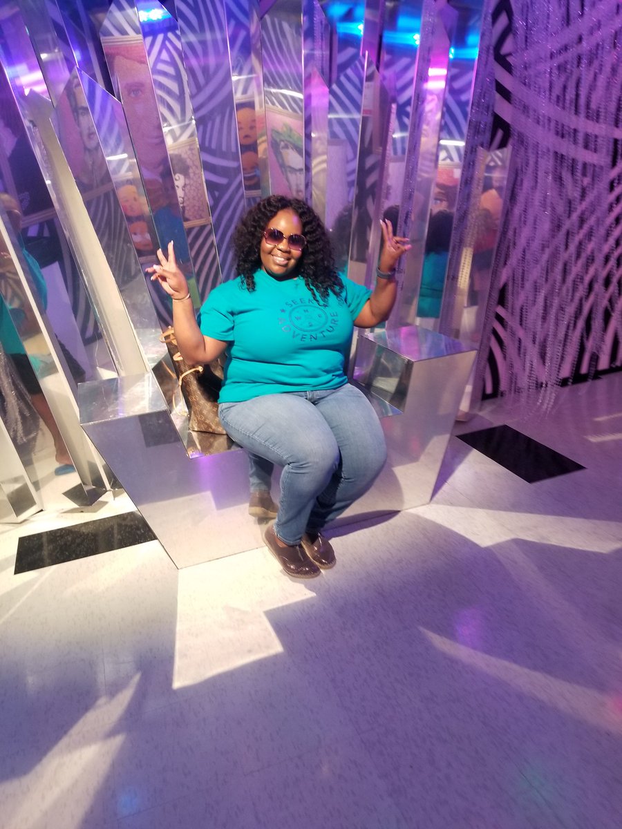 MsDany2U's tweet photo. First day of summer is sweet! #candytopia #worklife #funners #unicorn #justDany #directorbae https://t.co/eIr3cUQLbs