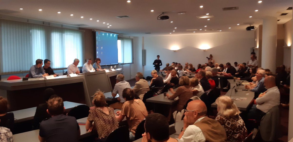 fxbrunet's tweet image. Aux côtés de @GerardTremege et d’@emmanuelleroch4 de #PROCOS pour animer une réunion avec les commerçants consacrée au dispositif #ActionCoeurDeVille. Enjeux et opportunités pour le commerce. @MairieTarbes @AggloTLP @TellementTarbes