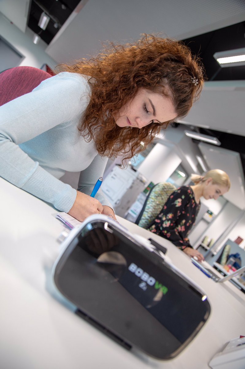yr_egin's tweet photo. Galwch draw wythnos yma i weithio o’r gofod cydweithio AM DDIM! 💻🙌 Cyfle arbennig i chi weld beth sydd ar gael - mae’n cynnwys wi-fi cyflym a coffi da! 👌☕️ #croeso #desgamydydd #caerfyrddin Cofrestru 👉 helo@yregin.cymru neu trowch lan! 👩🏻‍💻👨🏽‍💻 https://t.co/oAMQnsEFOV