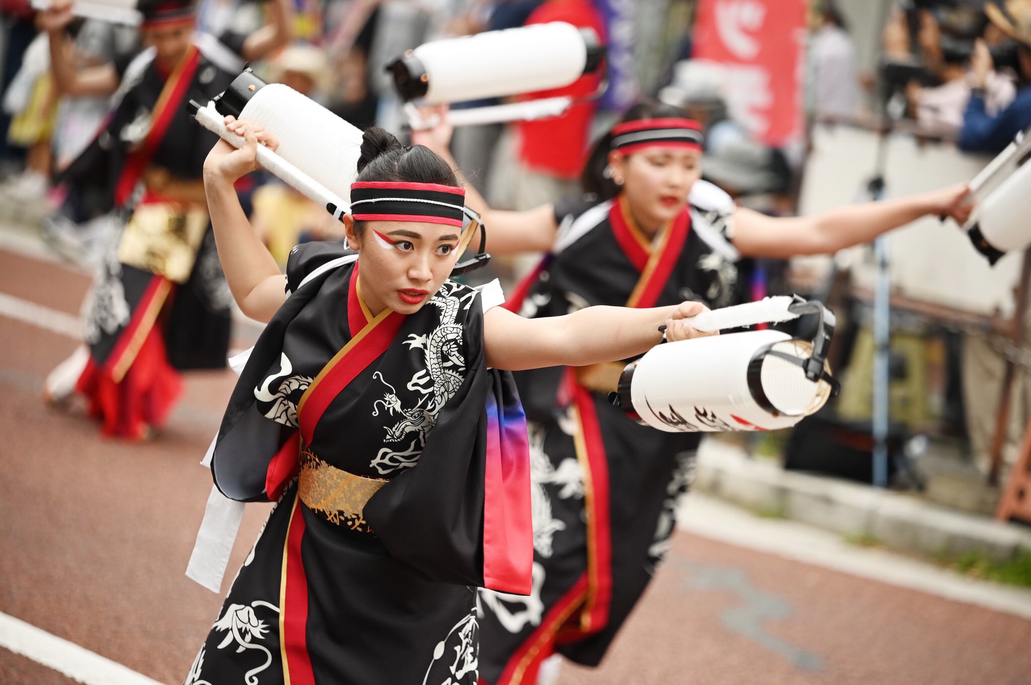 ほーりー 湘南よさこい 躍動さん 3 素敵な演舞ありがとうございました 今年の衣装特にかっこいい よさこい 湘南よさこい 躍動 T Co Opngzyvfdy Twitter