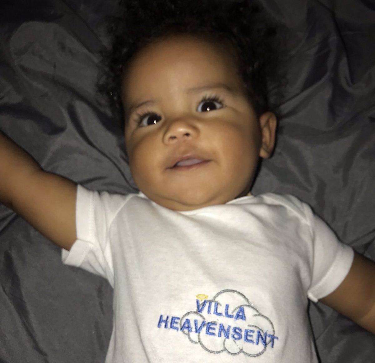 VILLACULT's tweet photo. they say all babies are heavensent. 👼🏽👼🏽 https://t.co/8q1jfkfFt4