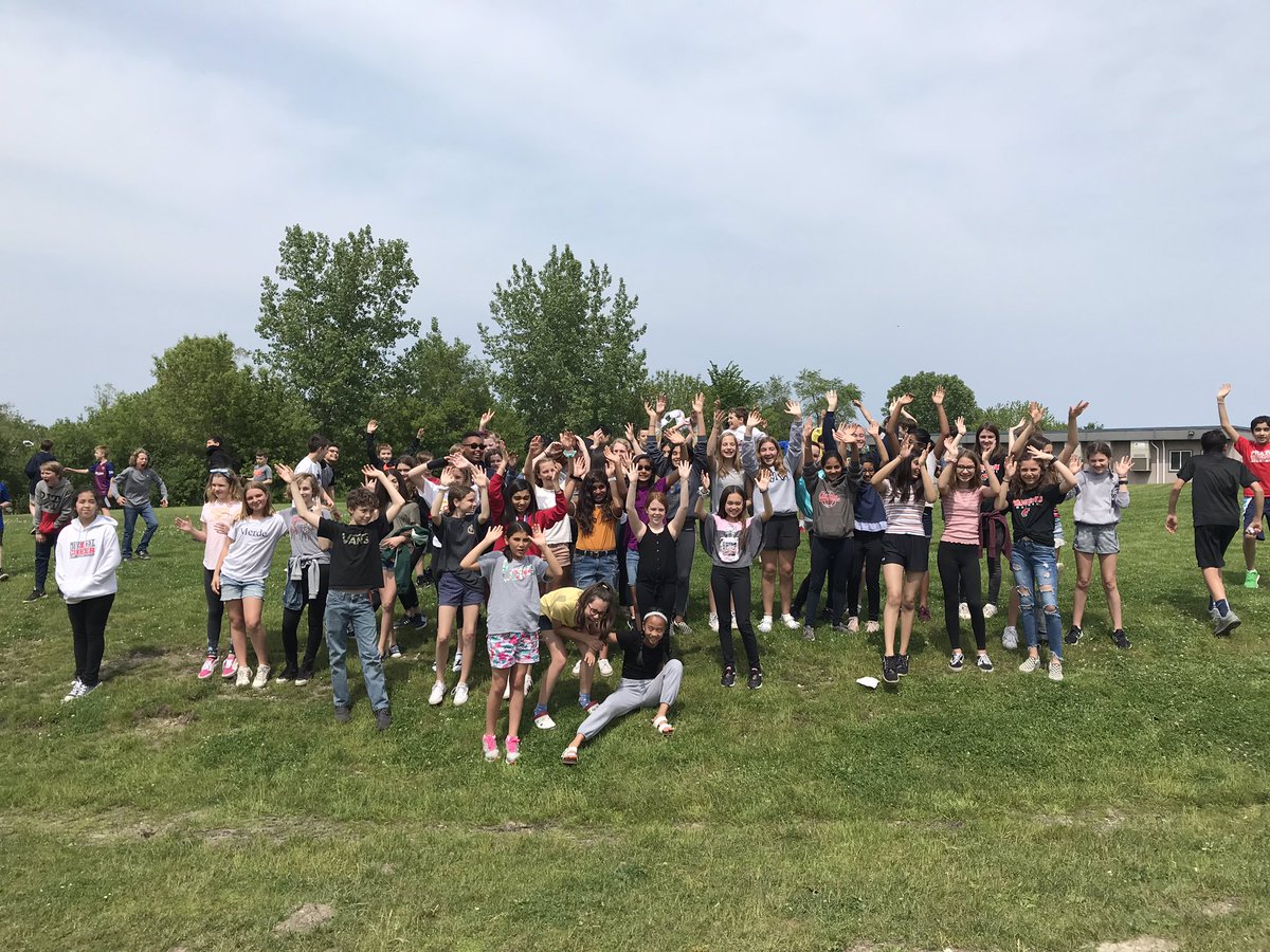 msbressett's tweet photo. Throughout the school year, Prairie sixth graders created a paper link for every book they independently read.  Today sixth grade English classes took our links outside and spelled out the word “READ😀!” with all of the links.@TLobbins220 @Prairie220 #PrairiePride #welovereading https://t.co/koEOoNfbQh