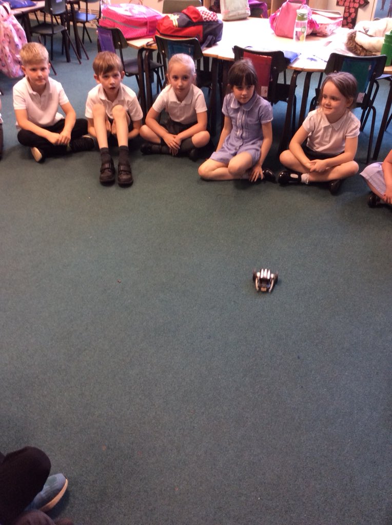 BattyefordY2's tweet photo. Coding in Year 2! Sam came and shared lots of ideas for coding using a #bbcmicrobit and a #bitcommander @Battyeford https://t.co/BUts2GkN5m