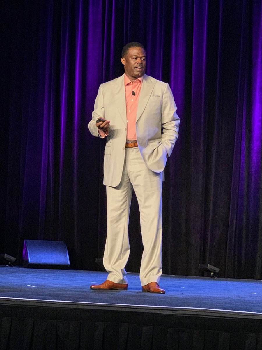 robstein_'s tweet photo. Kicking off #NetAppSKO ⁦@WThomasStanley⁩ gets everyone on The Next Wave https://t.co/RmYtojkkx9