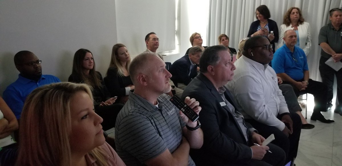 WESMCFARLANDJR's tweet photo. It never ceases to amaze me when our #MindsetNinja @DRIguy2017 motivates team members. That is a captivated audience if I've ever seen one. #PiedmontCulture #iloveus #LifeAtDiamond #MyrtleBeach https://t.co/N5CK20smdT