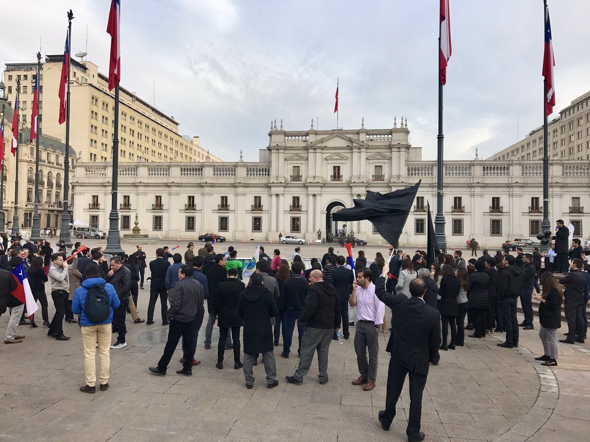 afusbif's tweet photo. Seguimos movilizados para que @Min_Hacienda y @DipresChile nos escuchen y respeten nuestras remuneraciones como Ex Superintendencia de Bancos (SBIF). https://t.co/uWENsB1X3n