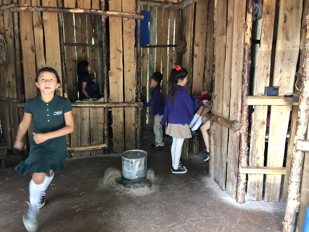 AGCS_01's tweet photo. We love this African village at @woodlandparkzoo! It makes us feel like we are in #SouthAfrica - the country we have been studying and designing our own homes for this year’s #STEAM Fair. #FirstGrade #seattle #GirlsInSTEM @rentonprep @em_chant https://t.co/xQzefSEDZ1