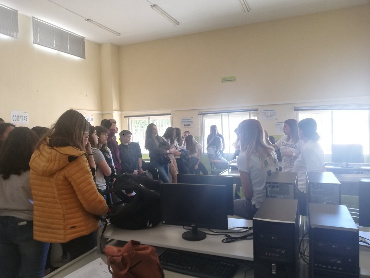 IESMardearagon's tweet photo. Finalizamos las jornadas de puertas abiertas dónde alumnos y padres han podido conocer la oferta formativa de Bachillerato y FP así cómo las instalaciones del centro. Os esperamos! #eduCaspe #FPAragon #orientación
@dgafprofesorado @cifpa_aragon https://t.co/ov0LHodMcR