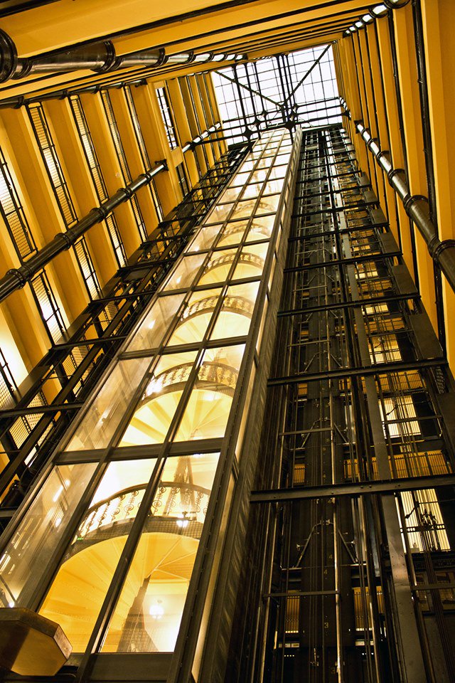 The original Pioneer building was constructed in 1891 with only 12 stories. At that time, it was the tallest standing building from Chicago to the West coast. It wasn't until 1910 when 5 addtional floors were added! #didyouknow