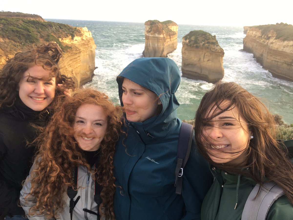 lumberjillsnb's tweet photo. Amazing first day in #Australia pre-festival fun on #TheGreatOceanRoad #touringtrad #fiddlers #oldtime #exportnb @MusicMusiqueNB @Gov_NB https://t.co/alkB0nUe6N