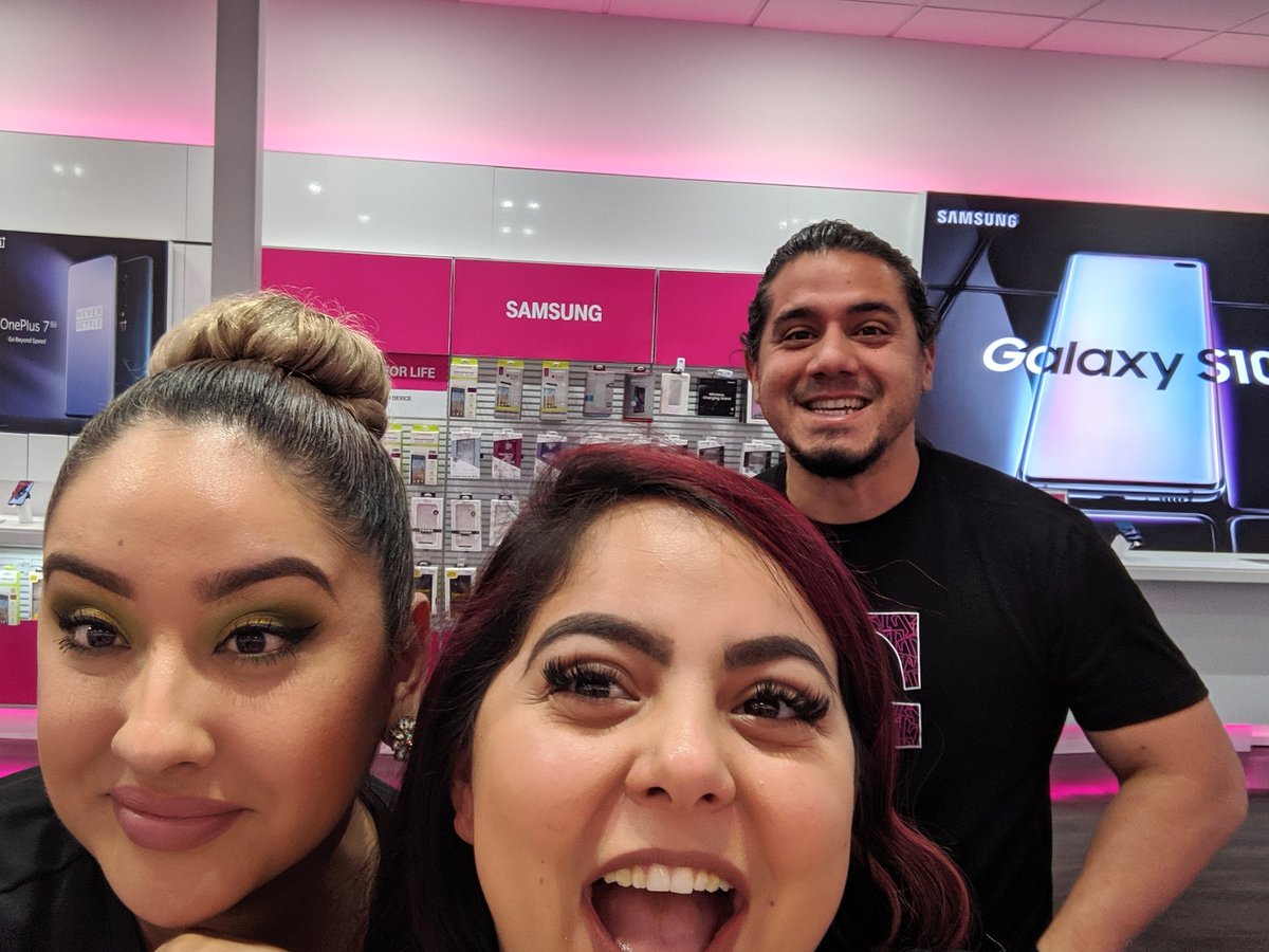 cyngenta's tweet photo. From my first #magentaleader 's final day in the store on Saturday! Had some #seriousfun after closing to say goodbye. @Manuel_Alcota @rozayesq #WESTisBEST https://t.co/0U8VtgW4lx