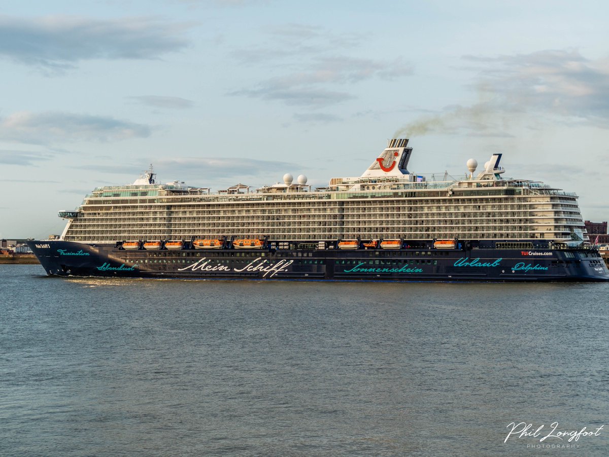 Phil Longfoot Photos On Twitter Mein Schiff 5 Operated By