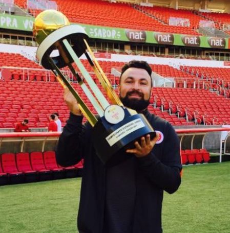 Ex coordenador das categorias de base do <a href="/SCInternacional/">Sport Club Internacional</a> Diego Cabrera pode ser mais um nome a vir para o #Figueirense . Foi demitido do colorado gaúcho em fevereiro de 2019. Tem passagens por São José, Juventude, Ulbra, Grêmio e São Paulo, além do próprio Inter.