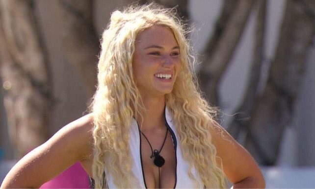 Knew she looked like someone #loveisland