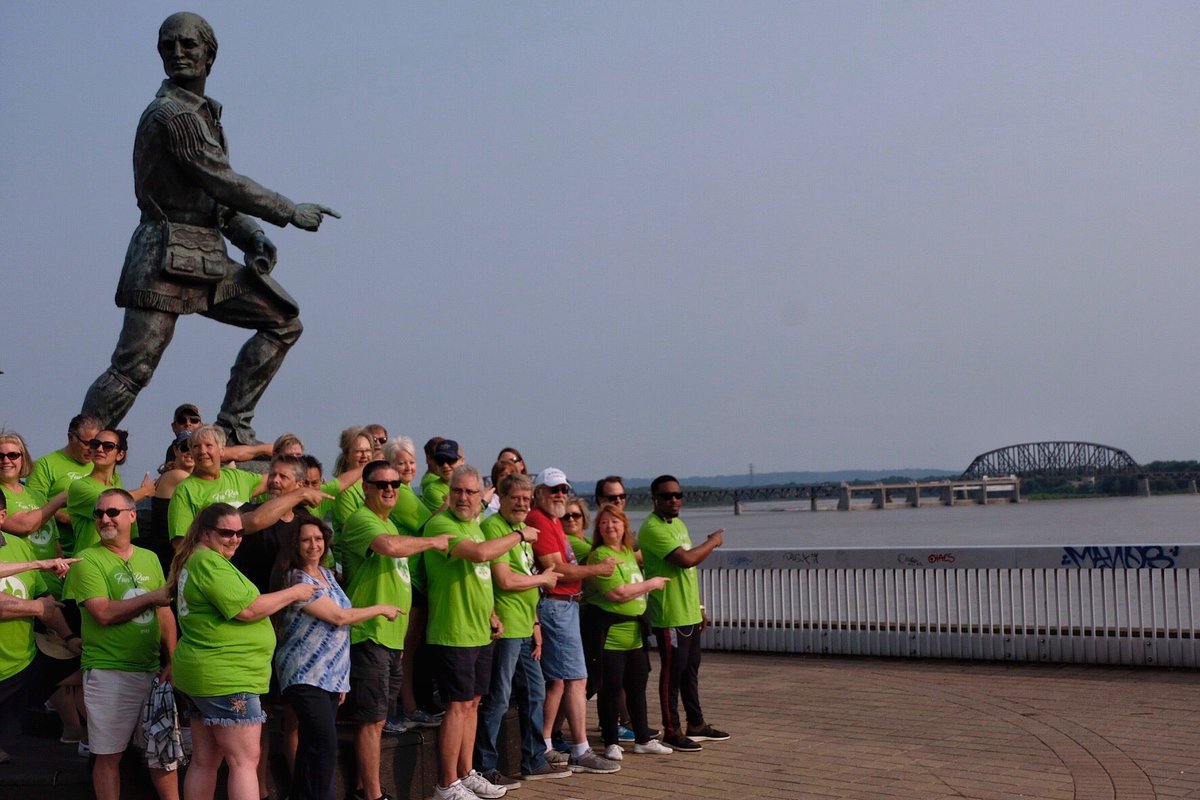 DebraPayne's tweet photo. A great kickoff to #IPMA2019  with the Fun Run/Walk sponsored by #KodakPrint. Here we’re channeling George Clark overlooking the Ohio River. https://t.co/brP58jy1fT