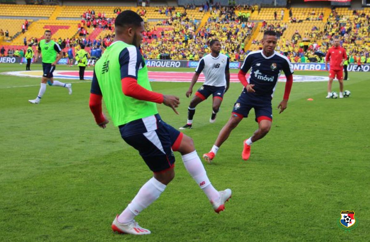 ¡Vamos! 

#PanamáMayor en su calentamiento previo para enfrentar hoy a <a href="/FCFSeleccionCol/">Selección Colombia</a> en el Nemesio Camacho 'El Campín'. #TodosSomosPanamá #COLPAN