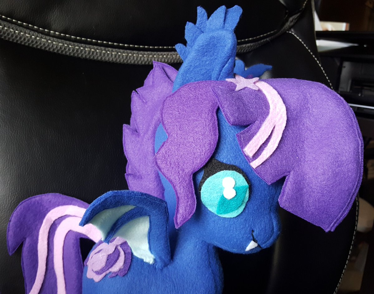 FlutterSpartan's tweet photo. So I won @RedPonyPlush's plush OC contest a bit ago and I just received my Doodle Nova plush! Holy crap it's incredible and the detail is just amazing! They did a fantastic job and I'm so proud to own such a lovely plush!! I'll never be able to express my gratitude! 😱😄💖 https://t.co/QuZtuJsNkP
