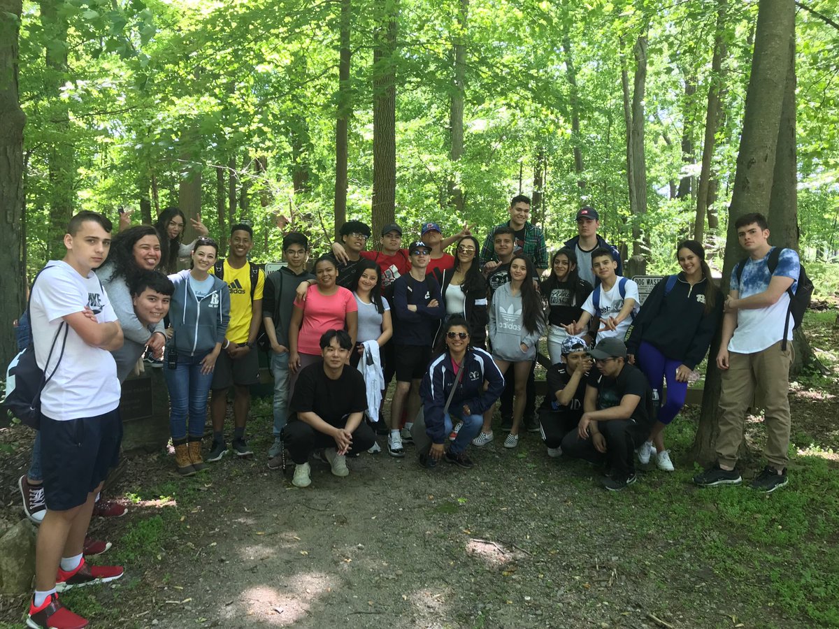 A great day for a field trip with Raritan Headwaters environmental scientist 🦗🕷🦐💧⁦<a href="/MsVanValen/">Kathleen Van Valen</a>⁩ ⁦@Mrs_SGonzalez⁩ #raritanheadwaters #randolphschools