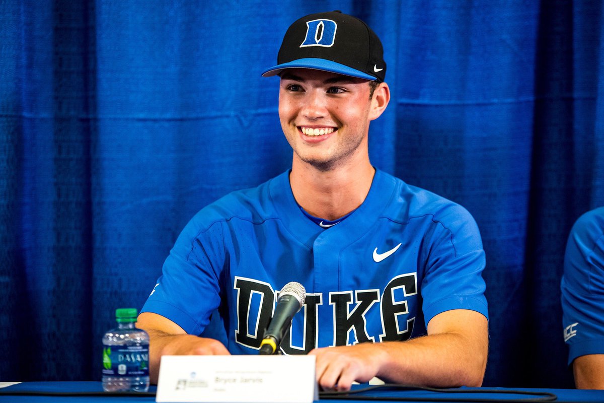 DukeBASE's tweet image. Your 2019 NCAA Morgantown Regional MVP 🏆🔥

Big Game Bryce, @BryceJarvis28 😈

#BlueCollar | #GoDuke 🔵😈⚾️
