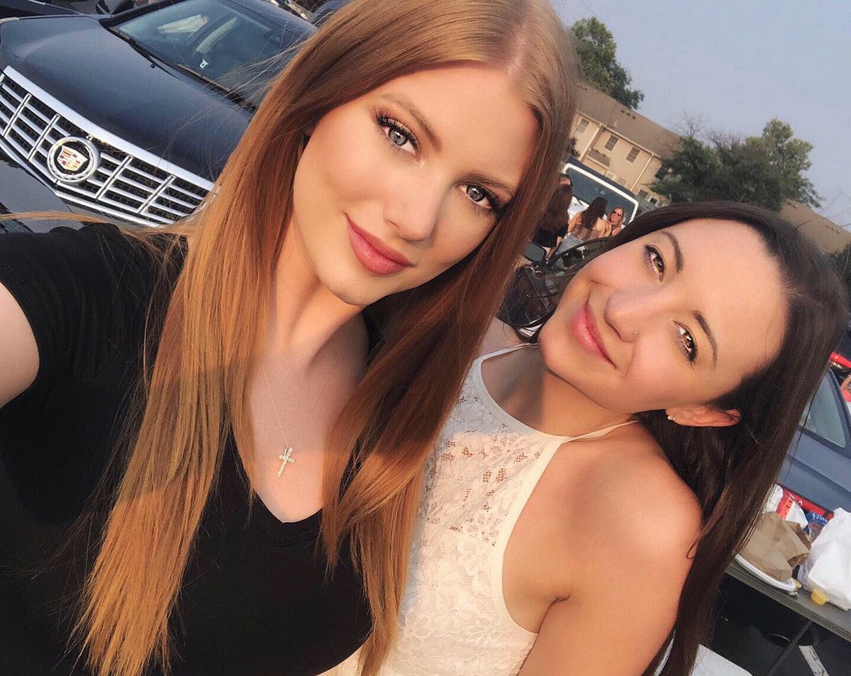 cassandraangst's tweet photo. City lights got nothin’ on country nights! 👢🧡🍻 #lukebryanconcert https://t.co/LhX1BoDGQP