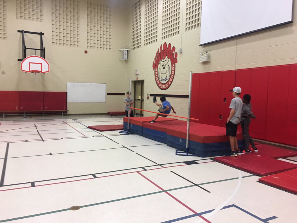 MlleLubert's tweet photo. First Junior High Jump Practice today! We are practicing every second break this week! https://t.co/EJi9rl5Jlq