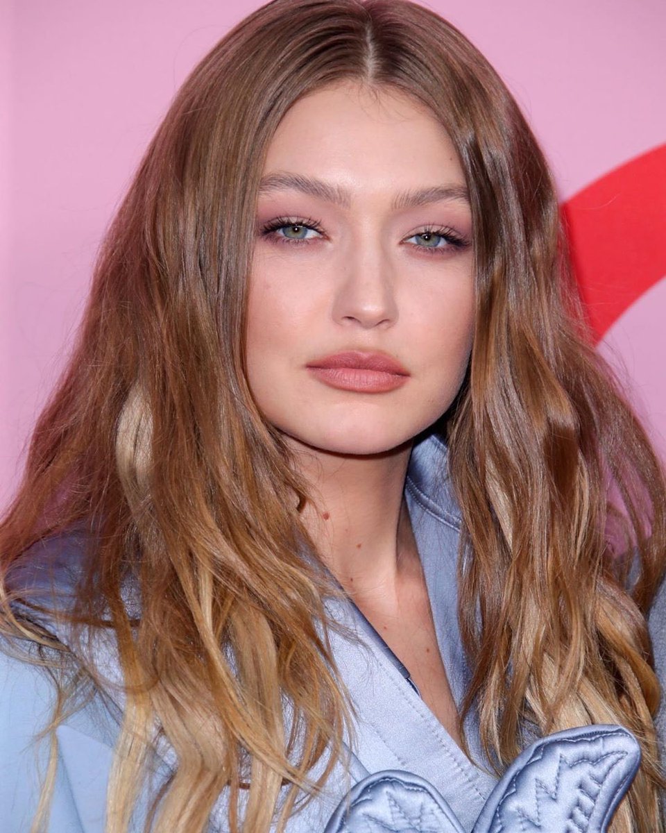Maybelline's tweet photo. All eyes on @GiGiHadid at the @CFDA awards! Makeup artist @cgonzalezbeauty created her ‘90s glam using the fit me foundation matte + poreless, #citybronzer, fit me blush, #thecolossal mascara &amp; #creamymattes lippie in ‘daringly nude’! #mnyitlook #CFDAAwards https://t.co/1Jr7rs1BZX