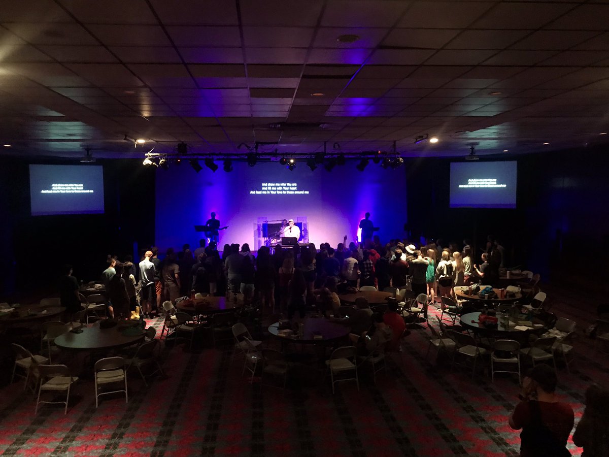 YouthfrontCamp's tweet photo. Evening gathering means lots of worship and going deeper into the story of Mary with our amazing story teller, Caroline Wells! #Session1a #YFCampLaCygne https://t.co/5Y2E3nn9Ey