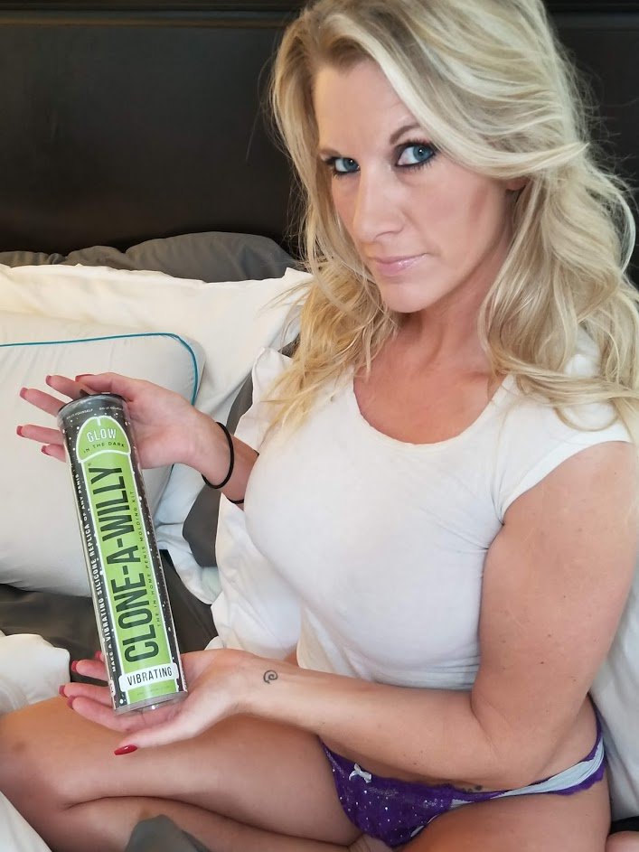 KissyGames's tweet photo. We all love gifts with a little bit of thought, so give the gift that keeps on giving. Make a real impression and surprise your lover with something you know they'll love! https://t.co/uKeIn3dPI7
#fantasyroleplay #marriedfun #marriedlife #milf #sexymilf https://t.co/YxMs3SB4rn